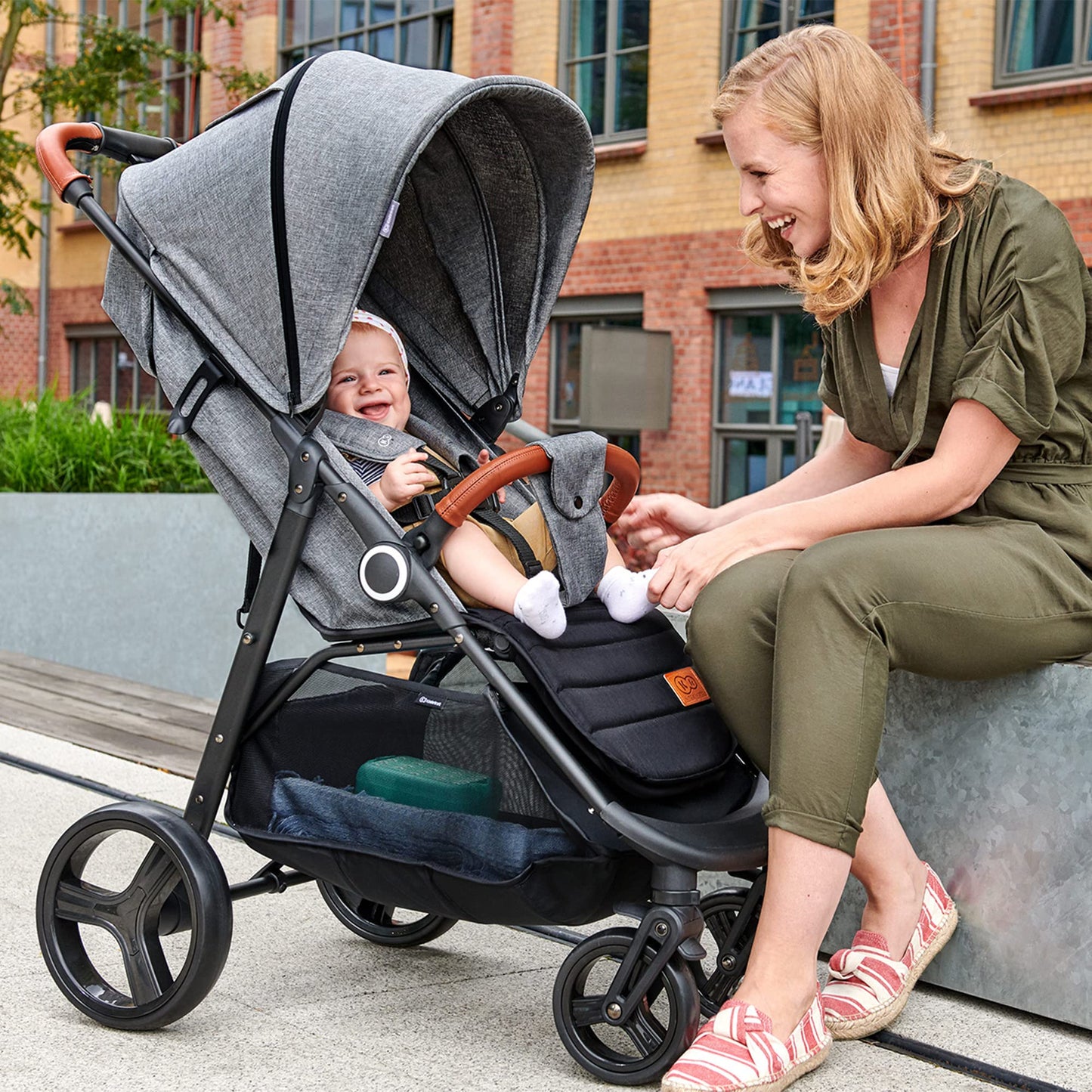 kk Kinderkraft GRANDE PLUS Silla de Paseo ligera desde Nacimiento hasta 22 kg, Plegado con una sola mano, Posición tumbada, Suspensión de todas ruedas, Capota grande XL, Grigio